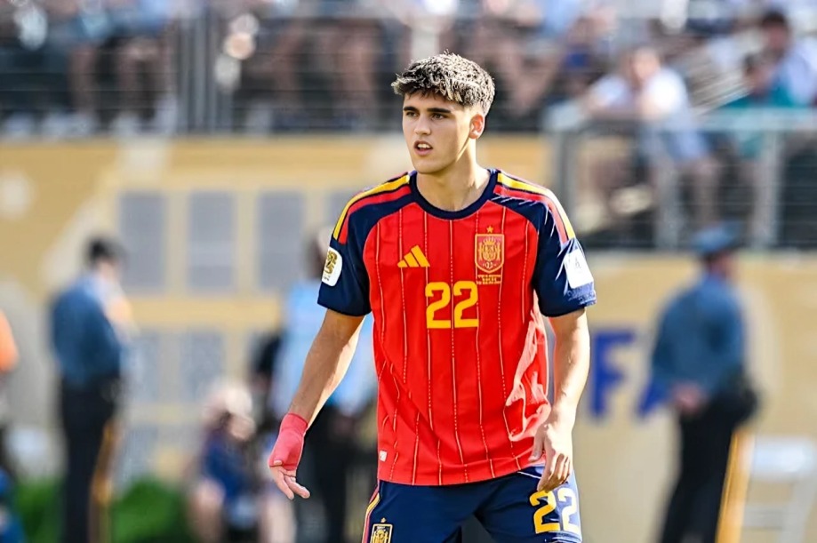 FIFA Leave Pau Cubarsi Out of Vote